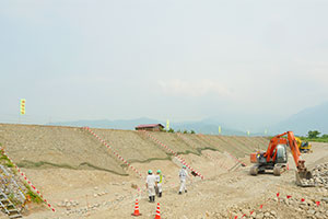 一級河川水無川河川整備護岸工事